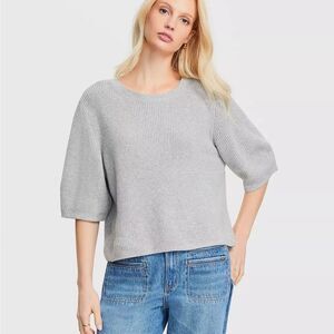 LOFT Women’s  Light Gray Ribbed Crewneck Sweater short sleeve cropped size M